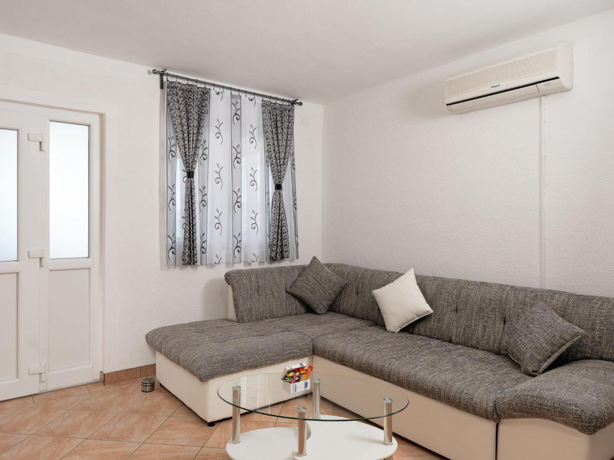 Apartment Mia-1 By Interhome Obrovac Kültér fotó